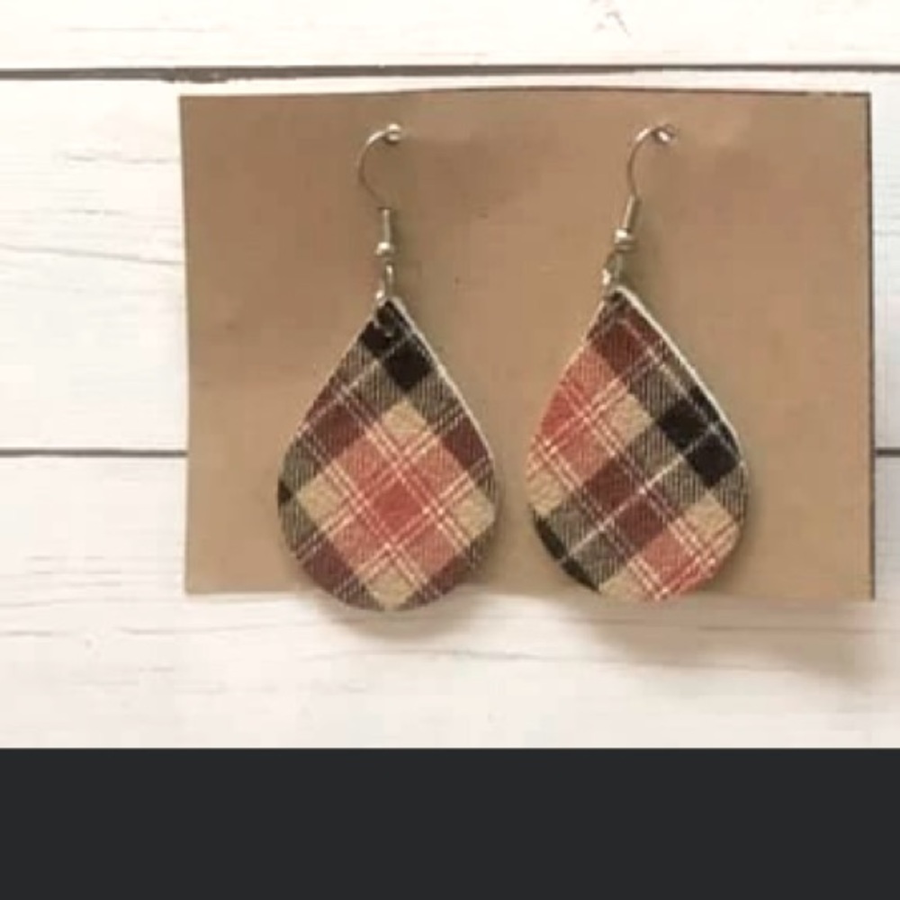 Leather earrings